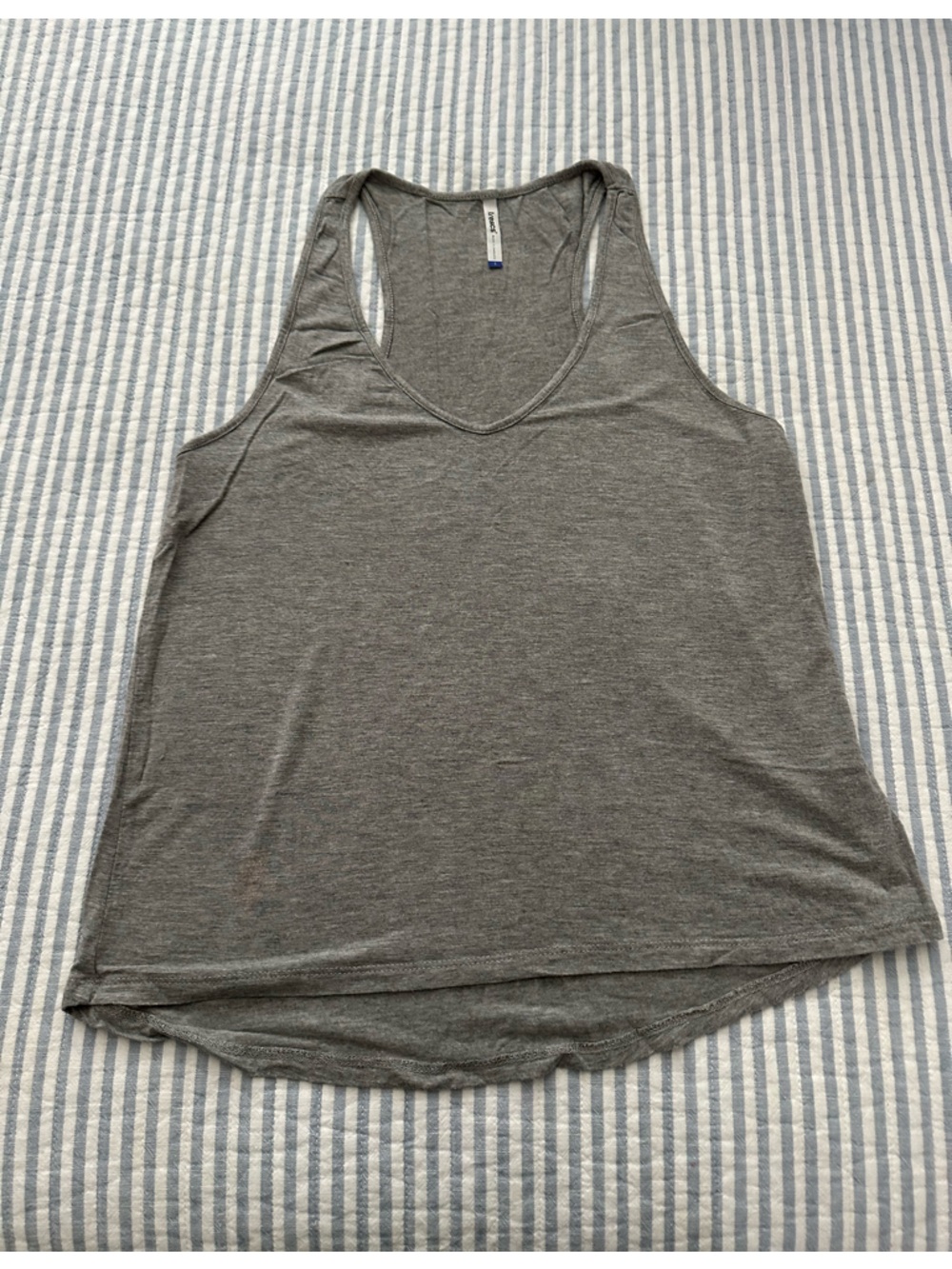Tresics Soft V-Neck Gray Tank Top - Size S